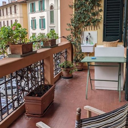 Double Bedroom In Beautiful 30'S Style Apartment ฟลอเรนซ์ ภายนอก รูปภาพ
