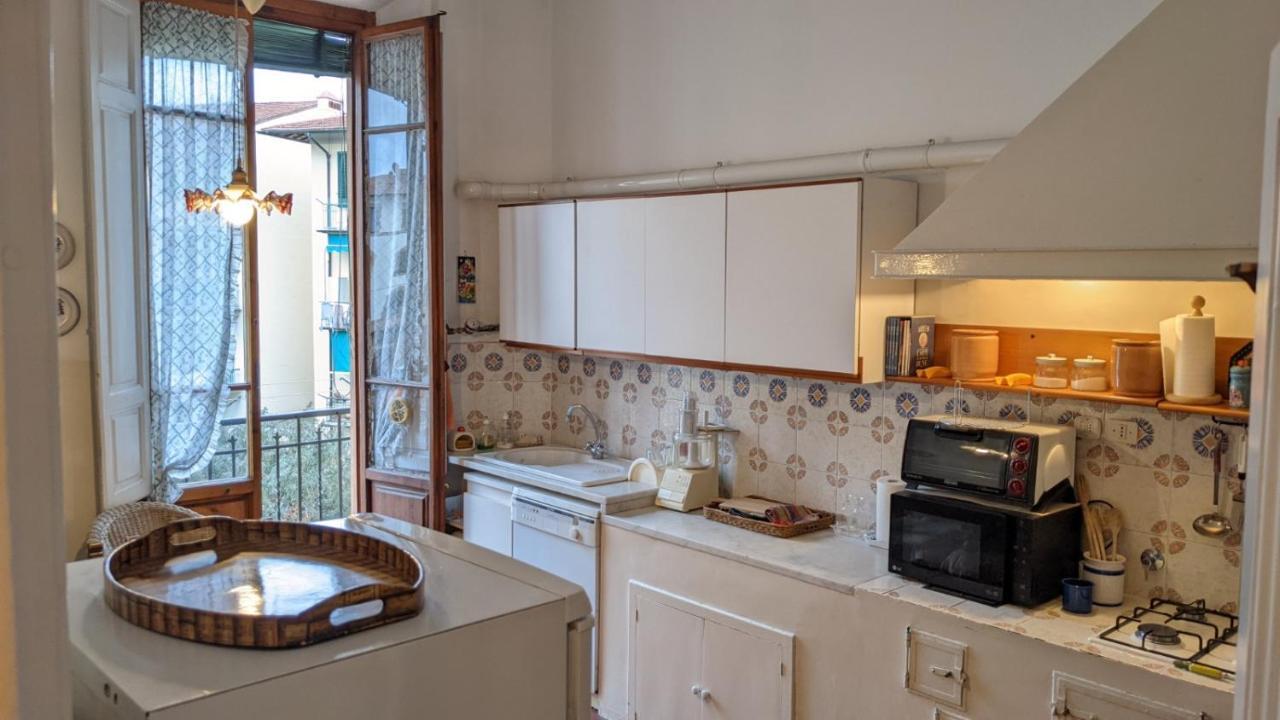 Double Bedroom In Beautiful 30'S Style Apartment ฟลอเรนซ์ ภายนอก รูปภาพ